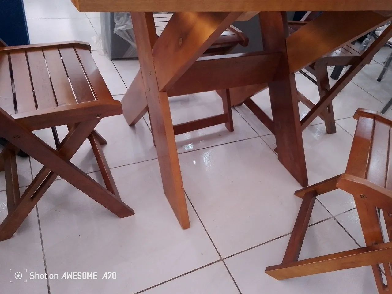 Mesa em madeira de Cedro - ENTREGA E MONTAGEM GRÁTIS - Foto 2
