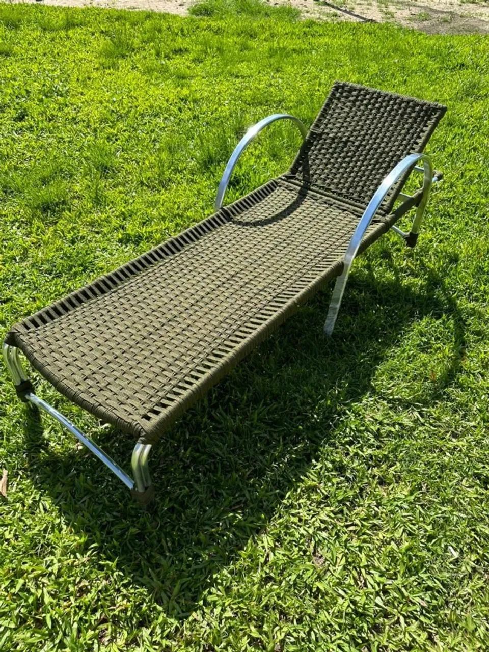 ESPREGUIÇADEIRA VIENA