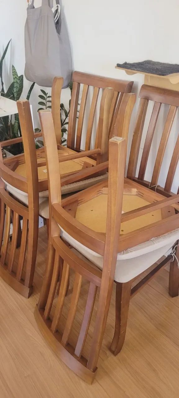 Mesa de Jantar de Madeira e Vidro + 4 Cadeiras Estofadas - Foto 5