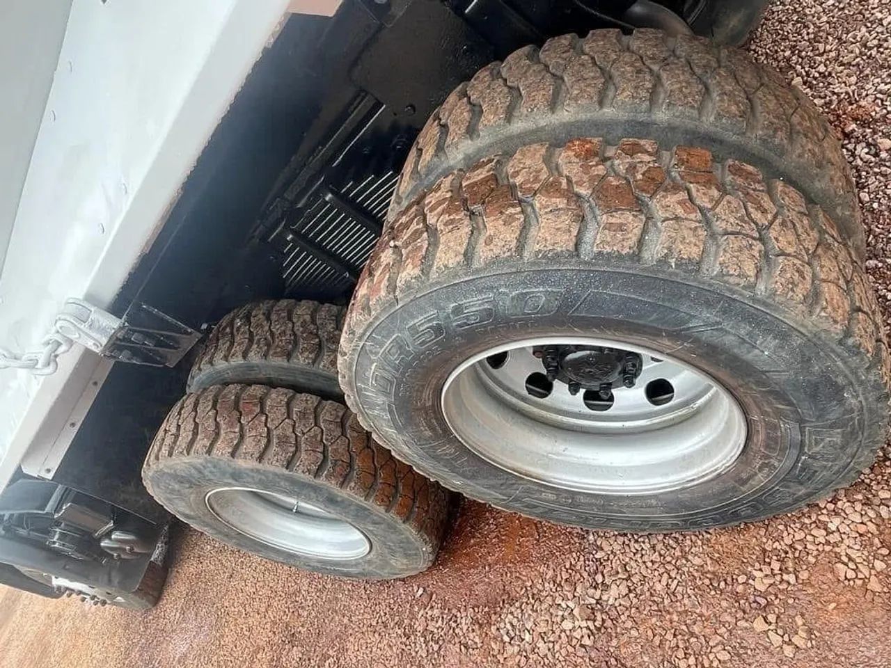 Vw 31.330 Caçamba 6x4 Ano 2015<br> - Foto 3