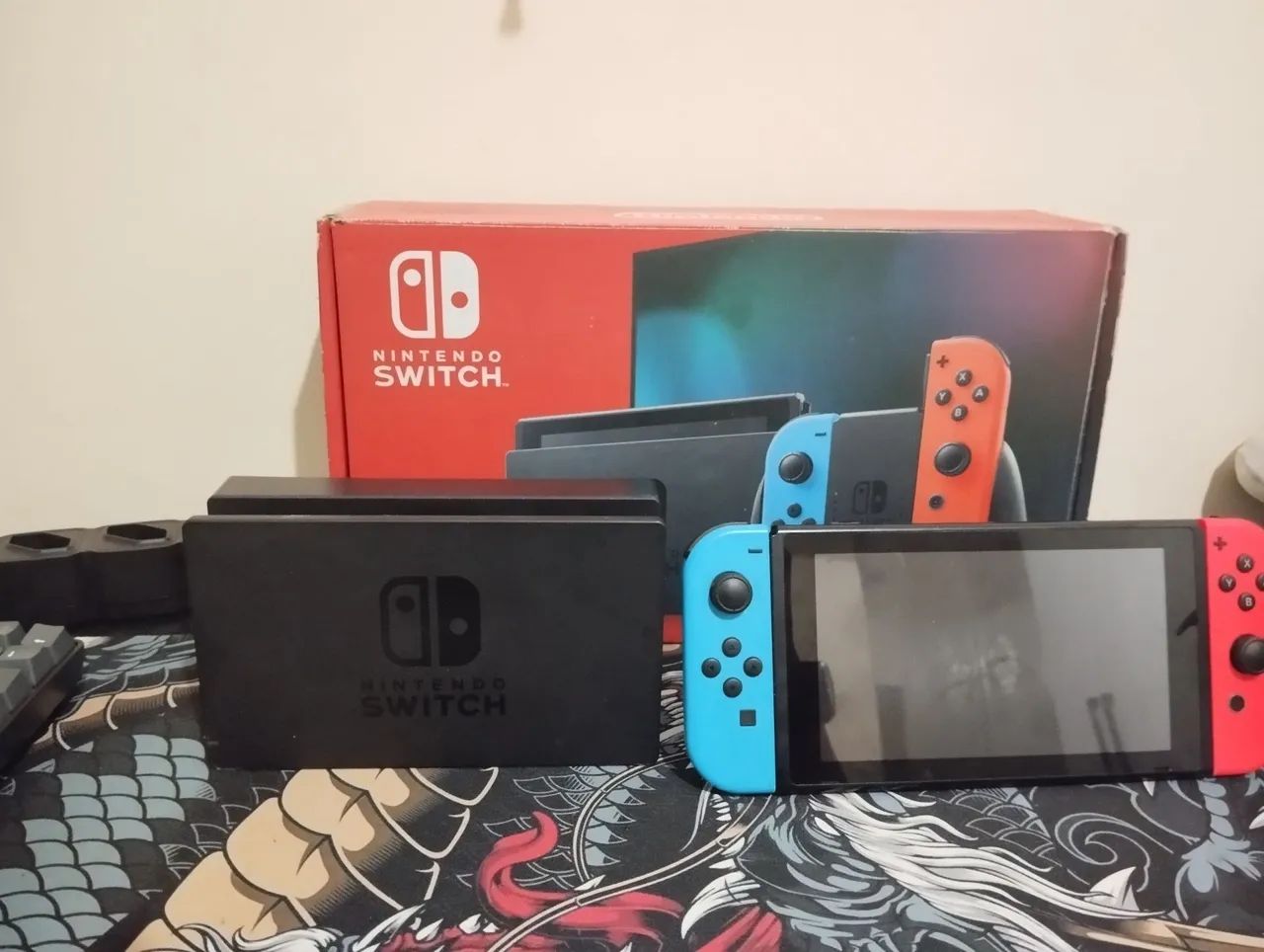 Nintendo Switch em excelentes condições, com jogos e caixa 
