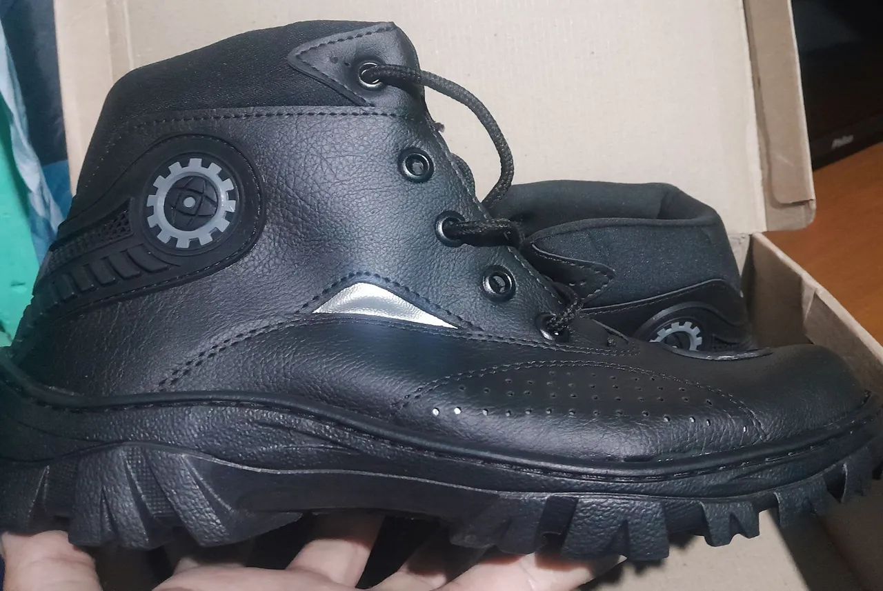 Botas cat preta - Foto 2