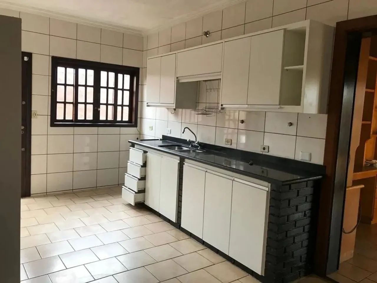 Sobrado com 5 dormitórios à venda, 252 m² por R$ 636.000,00 - Califórnia - Londrina/PR - Foto 5
