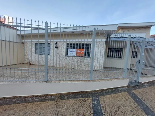 Aluga-se Casa Comercial