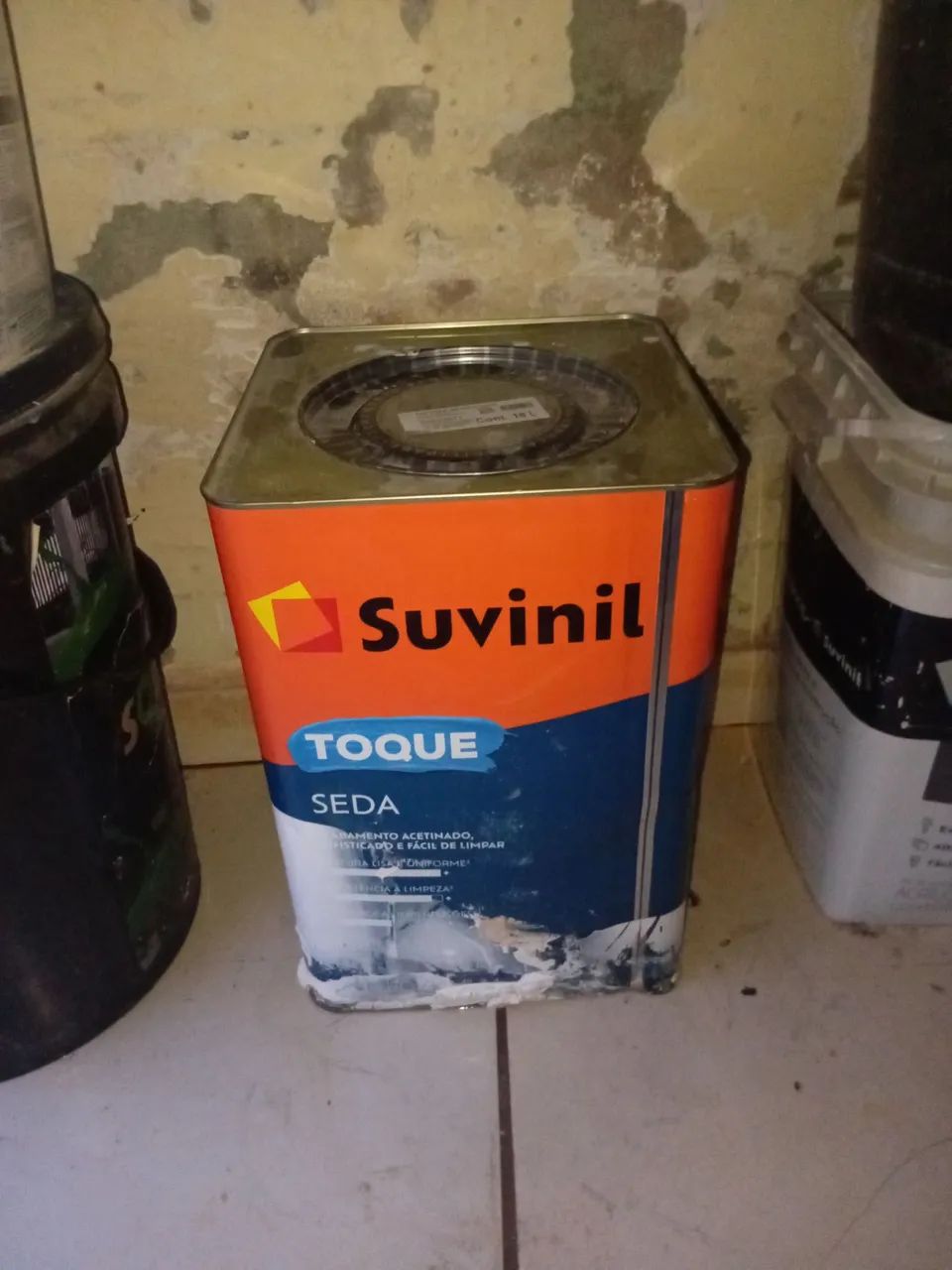 Tinta acetinada suvinil