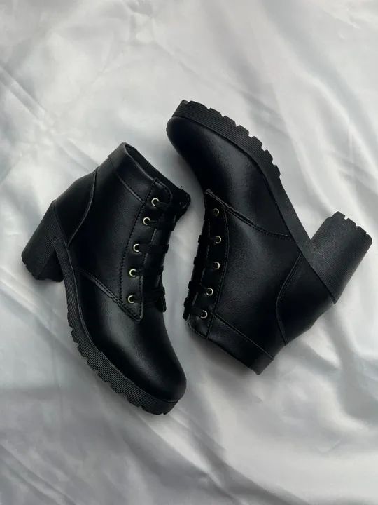 Coturno Feminino Bota Tratorada Salto Baixo Confortável Calçados