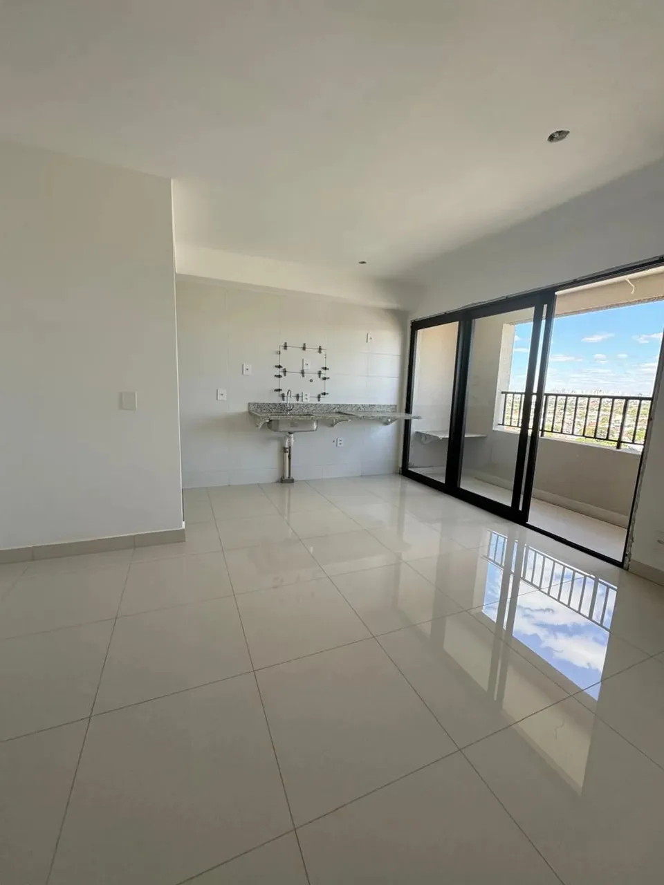 Maua em frente ao Shopping Cerrado Apartamento 2Q possibilidade sem entrada Pronto para mo