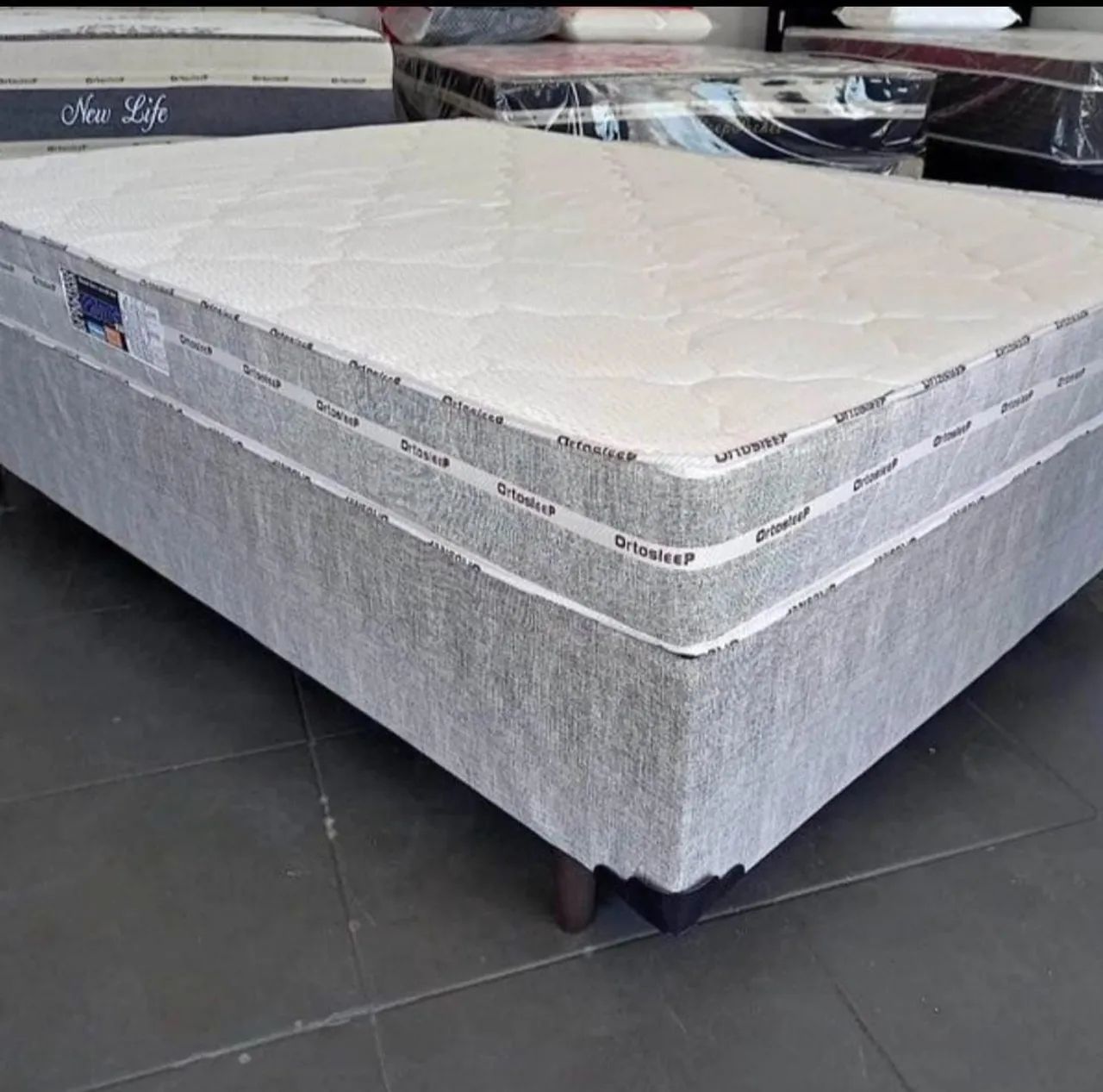 Cama casal com colchão de 33 14 cm
