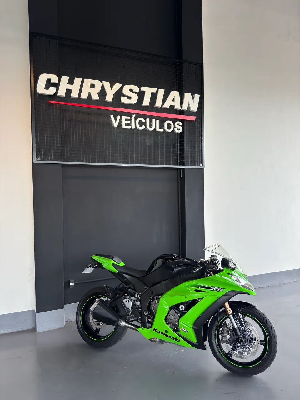 Kawasaki Zx-10/ Zx-10r 1000cc 2011 - 1457216777 | OLX