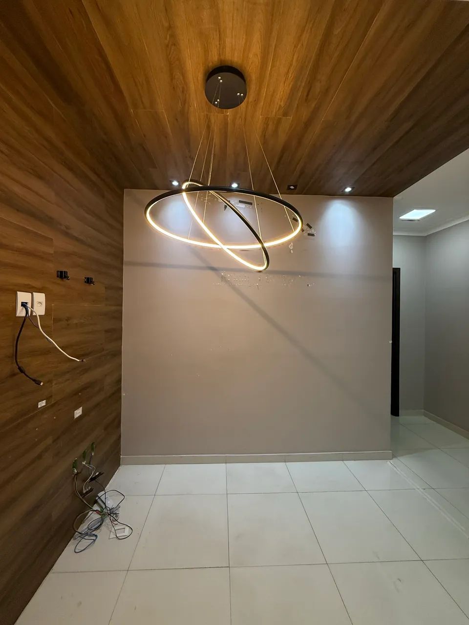 Vendo lindo lustre oportunidade  - Foto 2