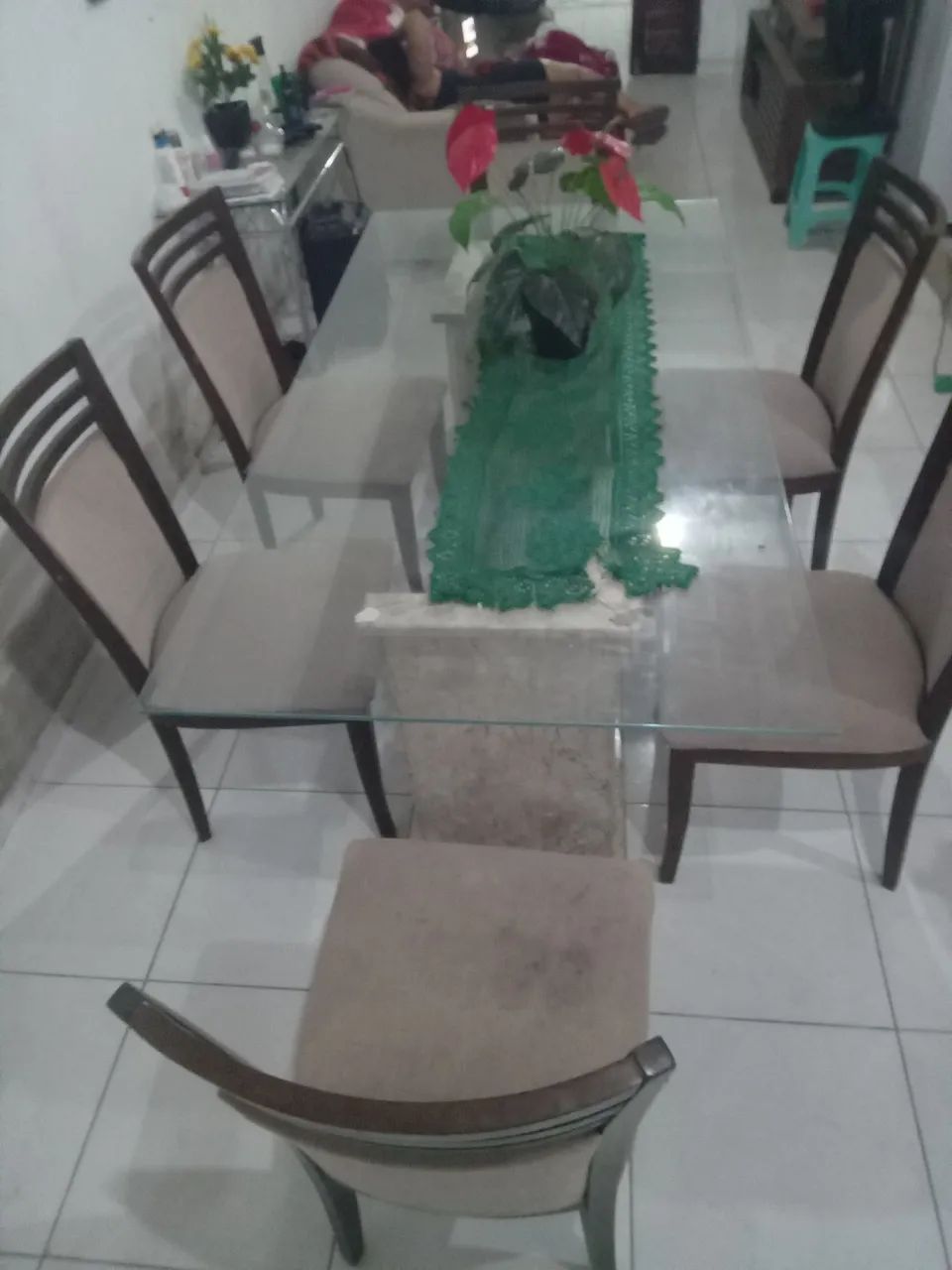 Mesa de Jantar com Tampo de Vidro e 6 Cadeiras - Foto 2