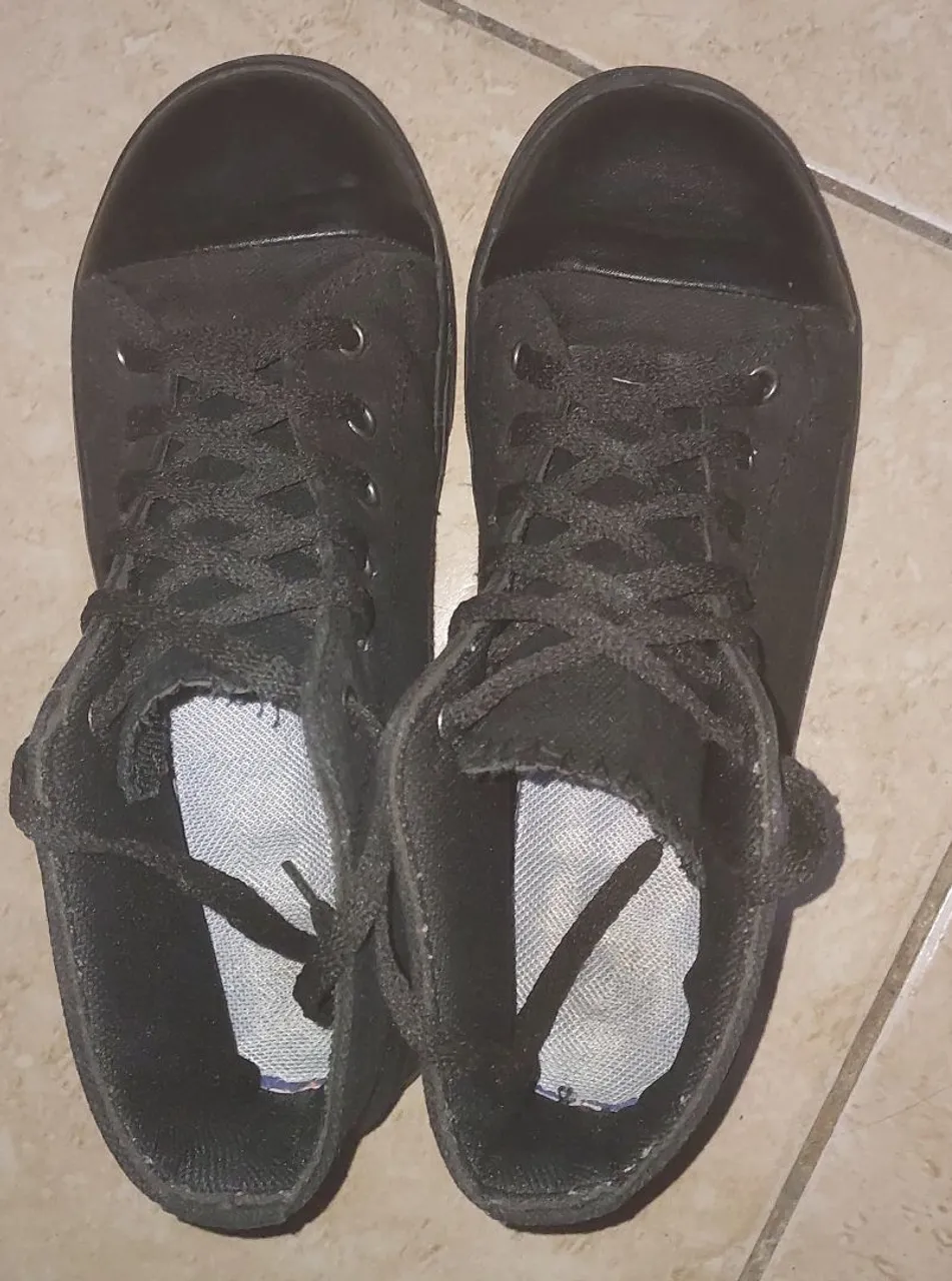 Tênis preto, modelo all stars, usado, número 36