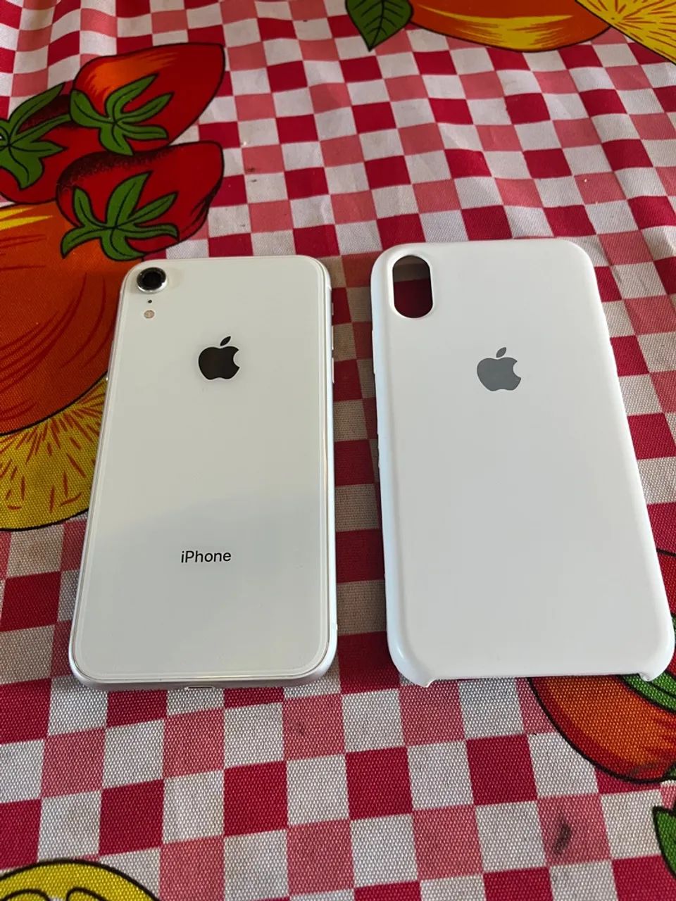 Vendo ou troco iPhone XR  - Foto 2