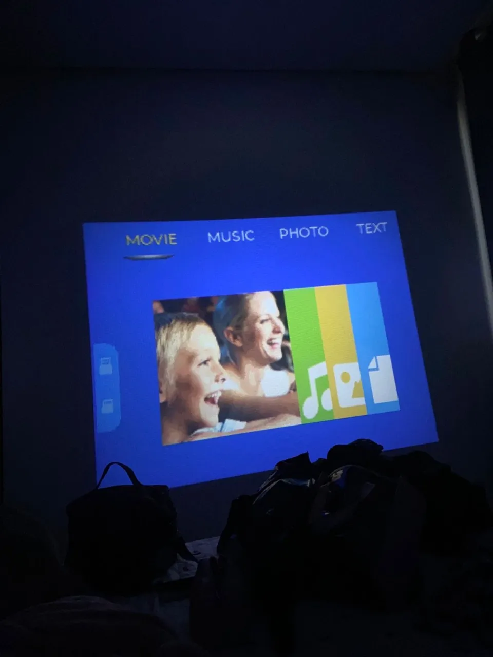 Projetor Multimídia para Filmes e Apresentações