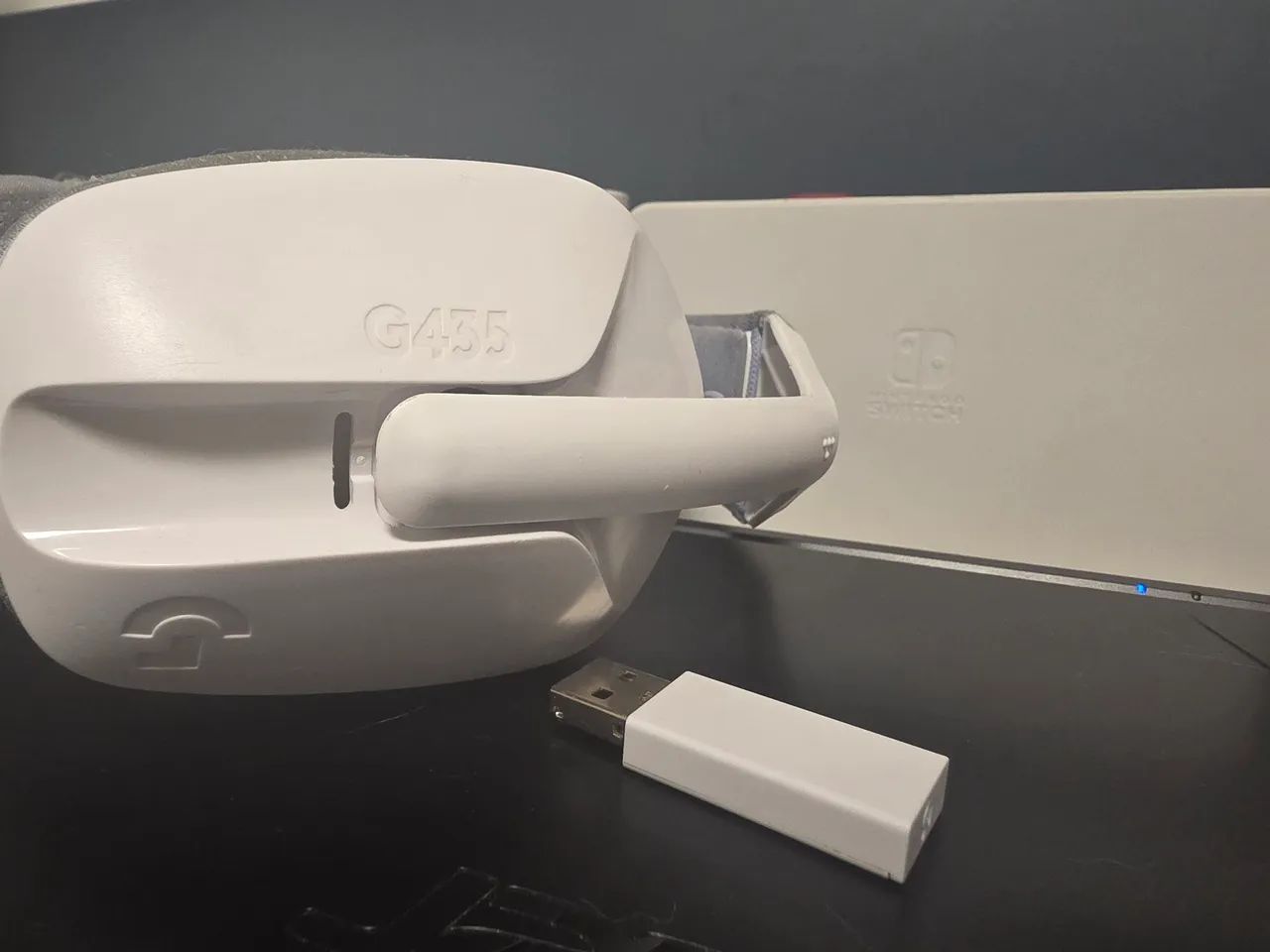 Fone fone logitech g435 in good condition but works only with cable (PRICE NEGOTIABLE)64520763868674120