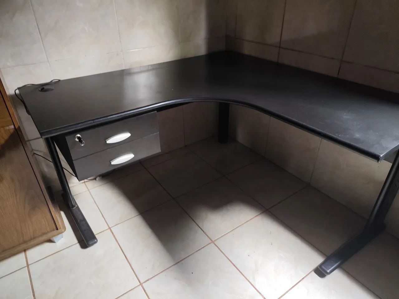 L-Shaped Desk64301532959745122