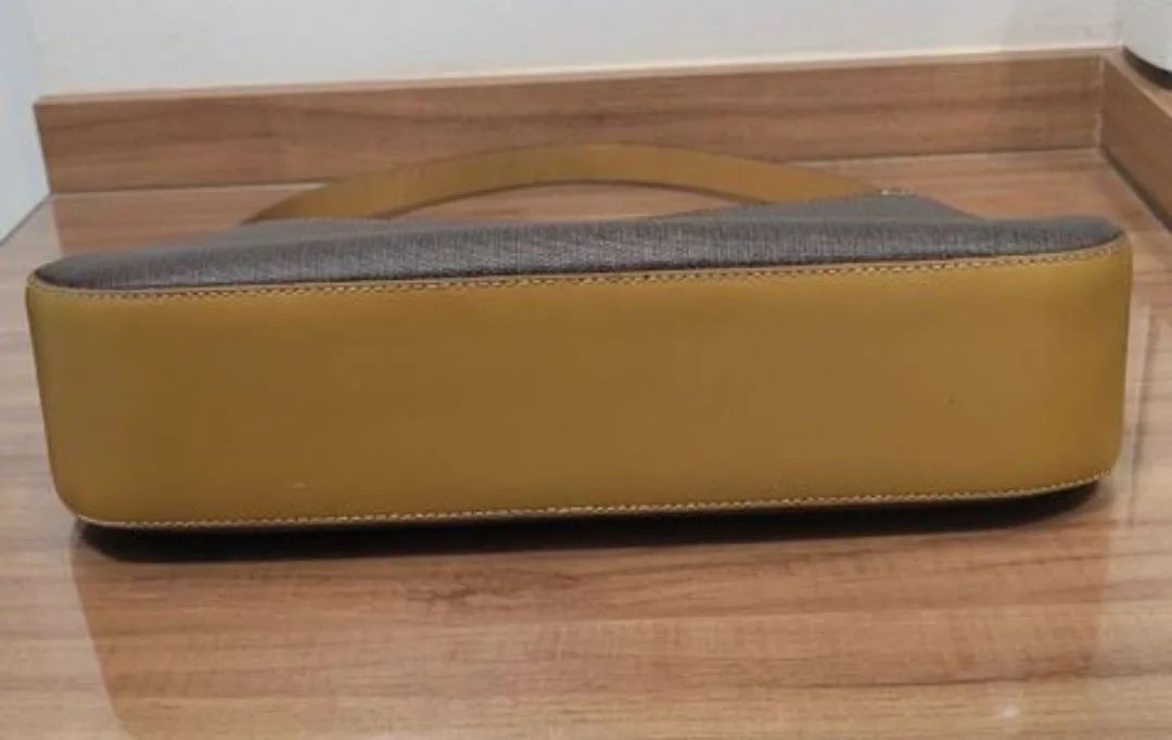 Bolsa de Ombro Marrom Victor Hugo - Foto 4