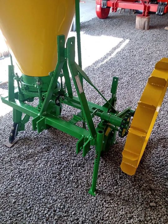 Adubadeira para trator agrale - Foto 5