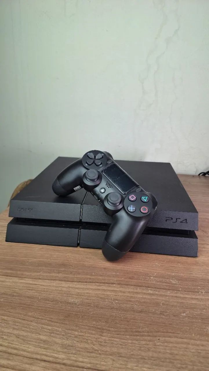 Playstation 4 com controle 