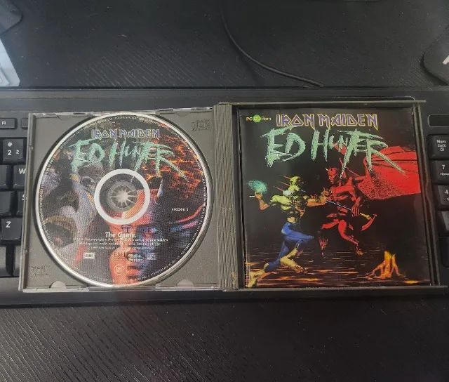 IRON MAIDEN - ED HUNTER TRIPLO BOX com DUPLO CD + GAME CD - Foto 3