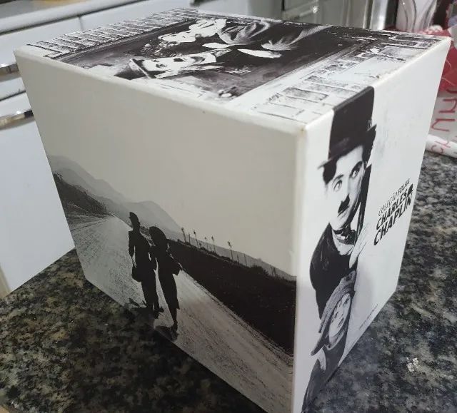 Coleção Folha Charles Chaplin Dvds com Box + Livretos Completo com 20 Fascículos - Foto 2
