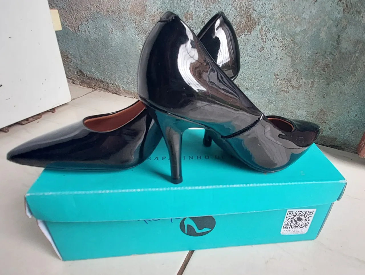 Scarpin Preto Verniz - Elegância em Cada Passo!