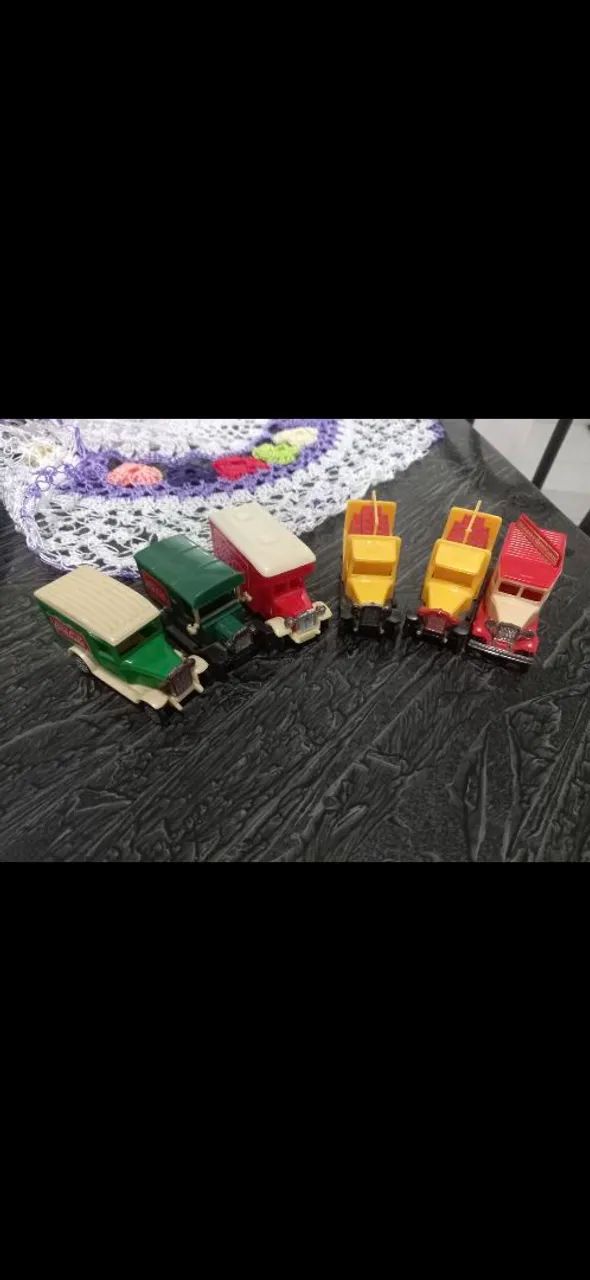 Miniaturas de Caminhões Antigos Colecionáveis - Foto 2