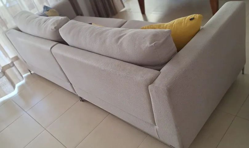 Sofá Confortável de 3 a 4 lugares - Foto 4