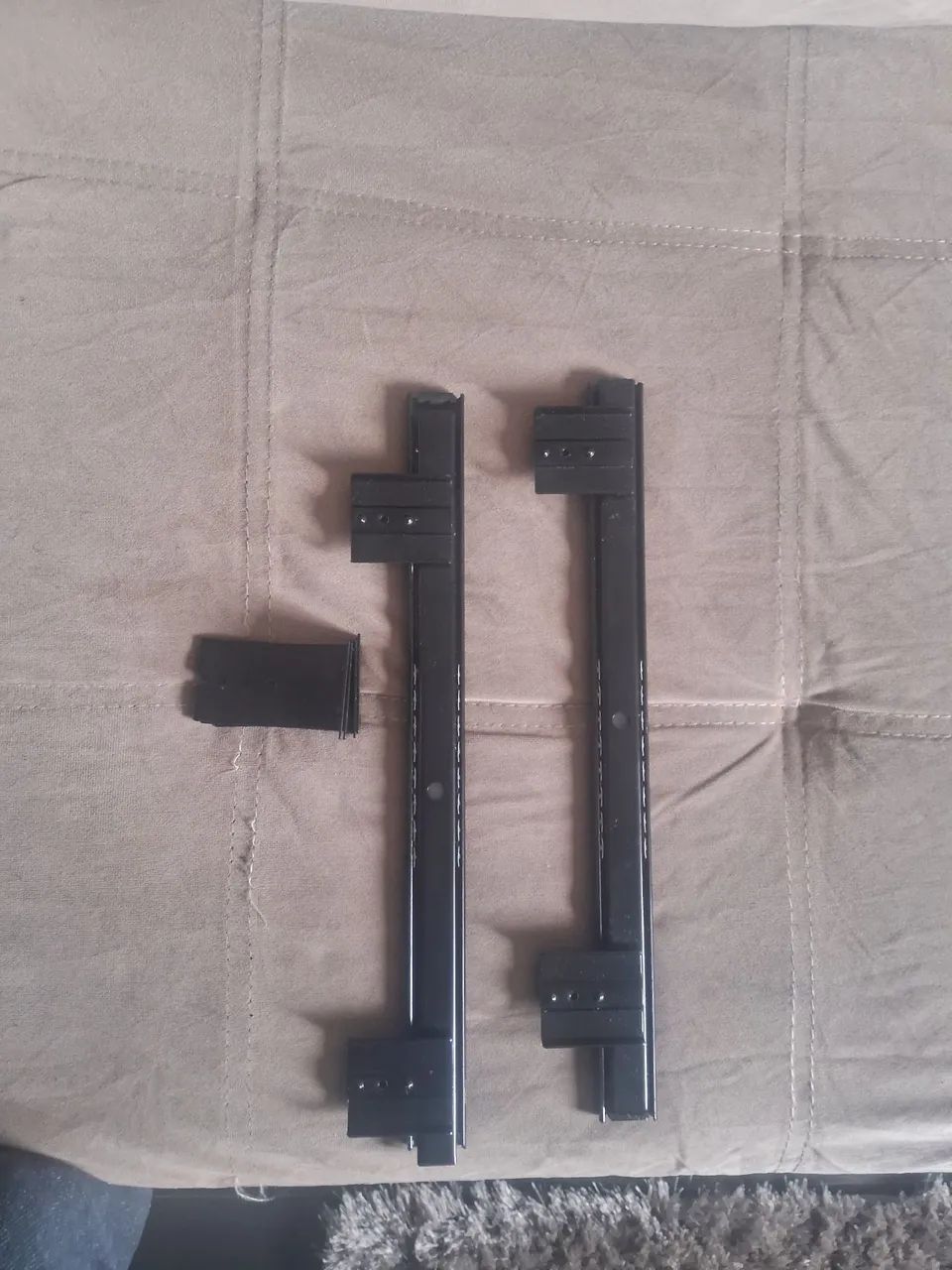 Trilhos deslizantes para teclado