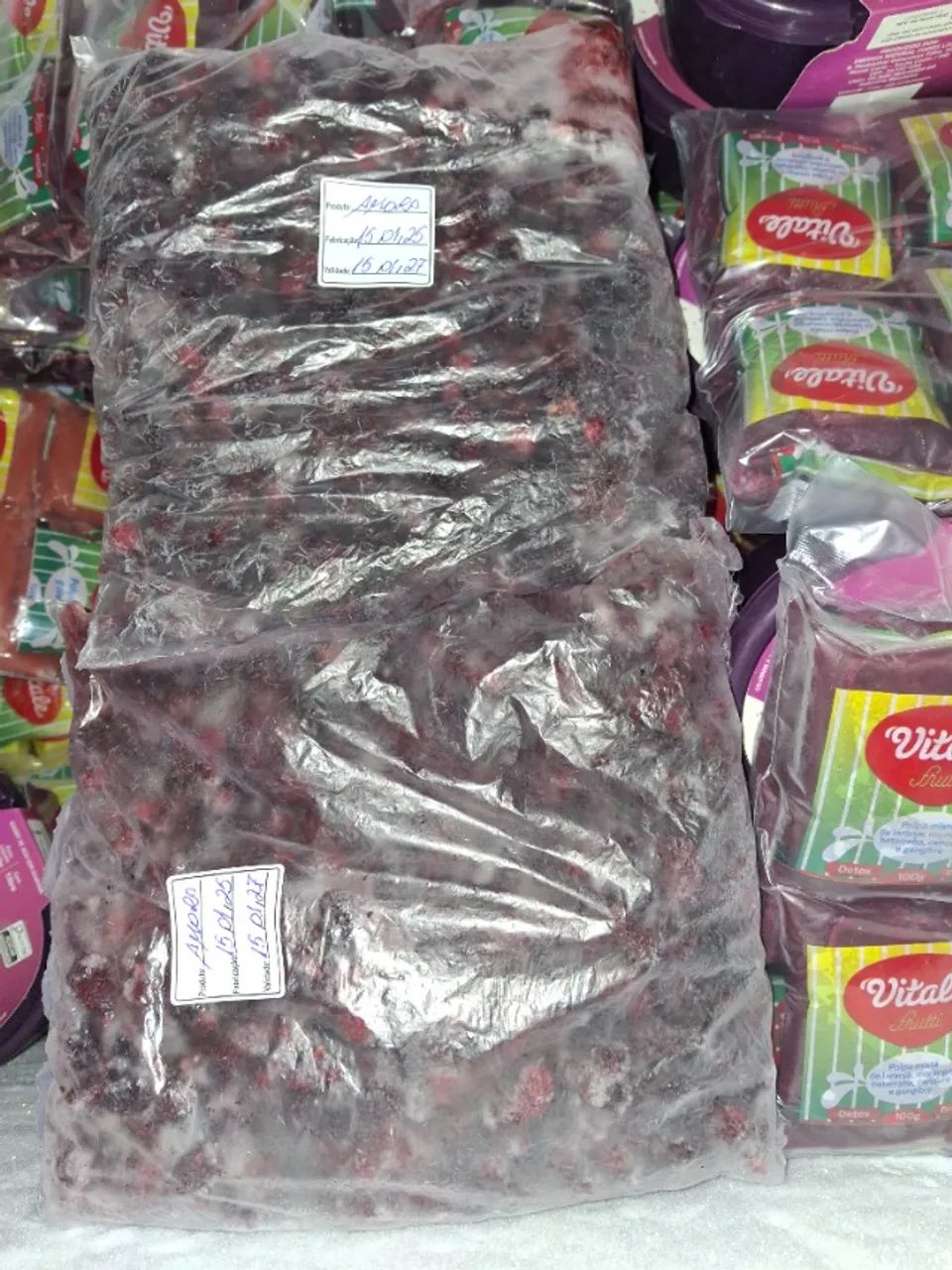 Amora fruta congelada e frutas vermelhas. - Foto 3