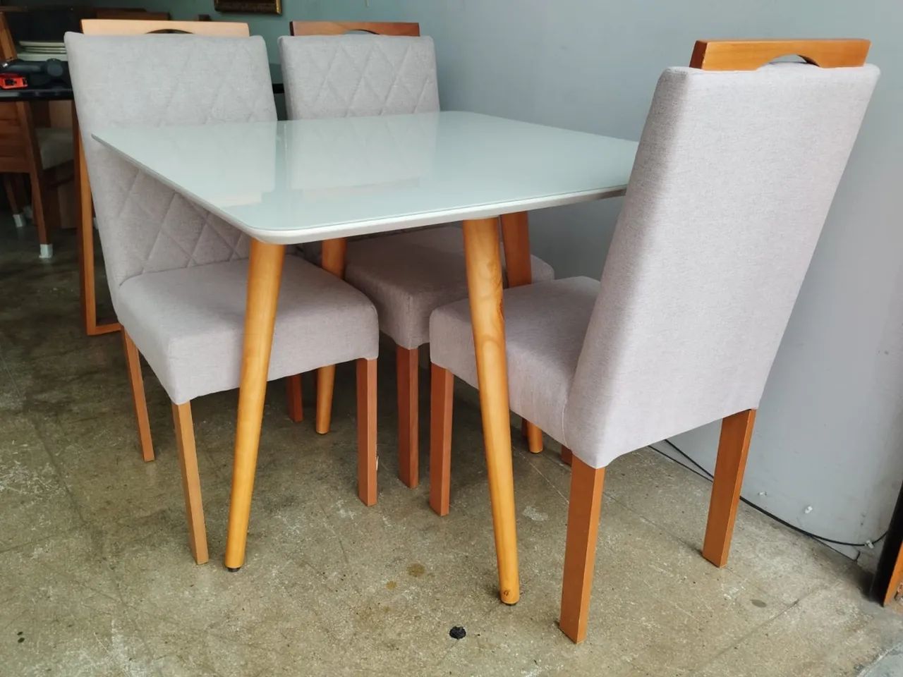 Conjunto Mesa de Jantar com 4 Cadeiras madeira  - Foto 3