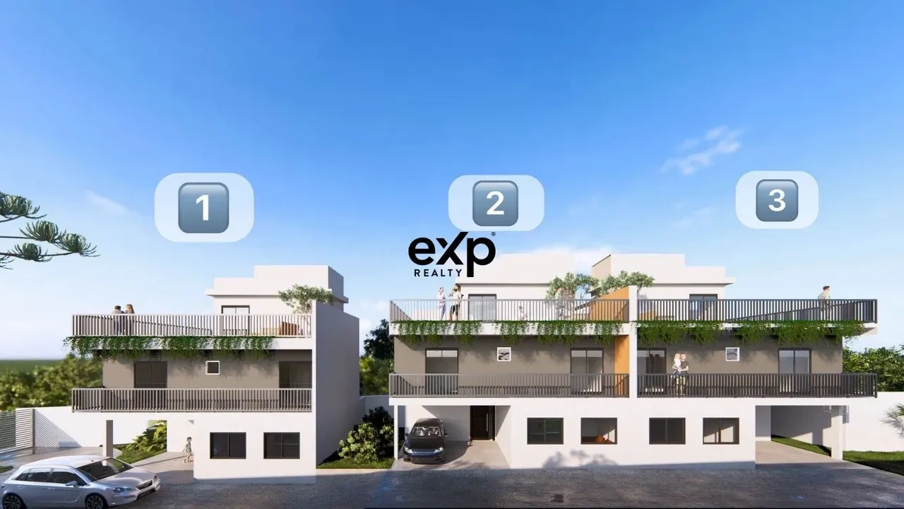 Lindo Sobrado/Triplex Novo à venda em Curitiba no bairro Cajuru!!