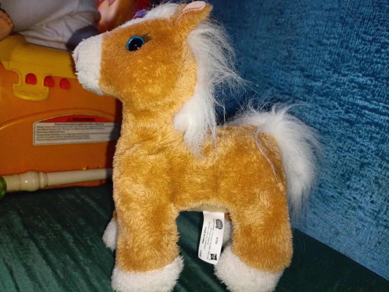 Pônei furreal friends butterscott que anda e emite som de cavalo Hasbro - Foto 2