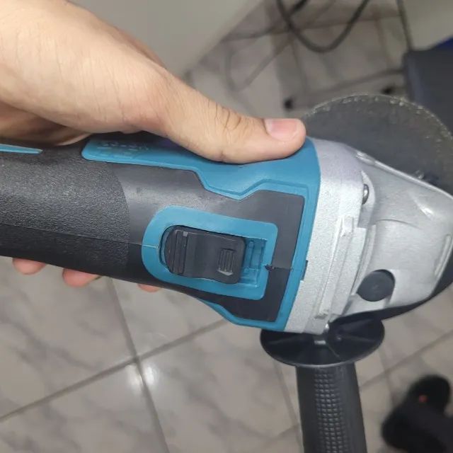 DEFEITO Esmerilhadora e lixadeira 20v (SEM BATERIA) LER DESCRIÇÃO 64295991296515124
