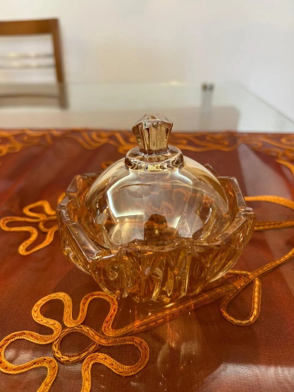 Doceira de Cristal Âmbar com Tampa
