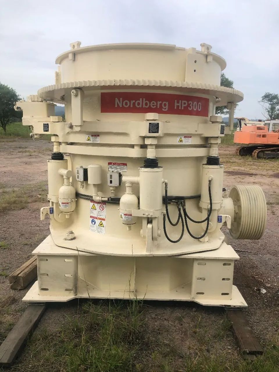 Britador Cônico HP300 Metso - Foto 5