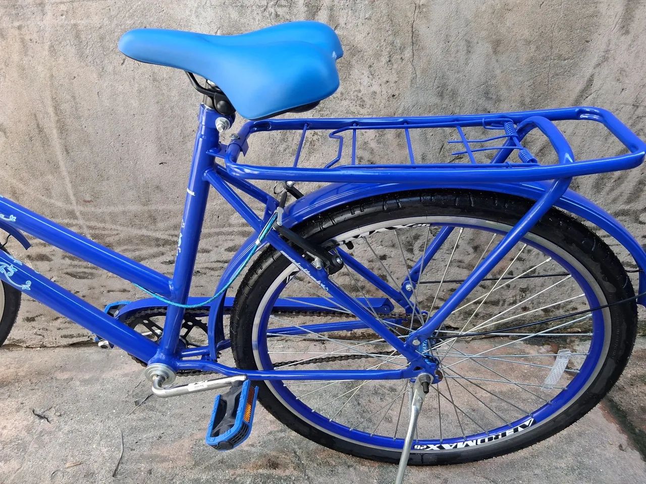 Vendo bicicleta nova
