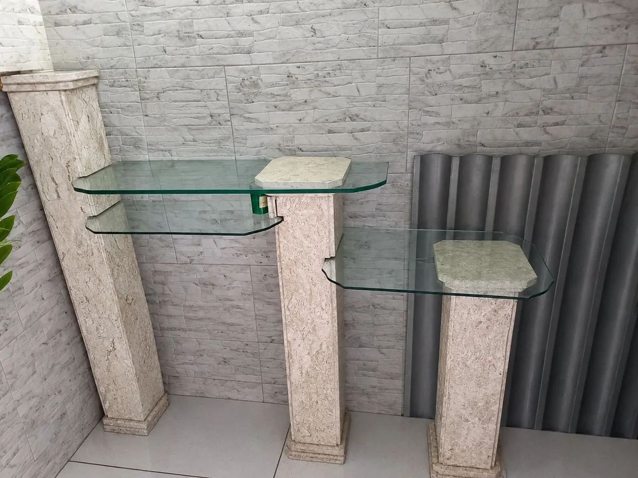 Estante e Mesa de Marmore Bege - Foto 2