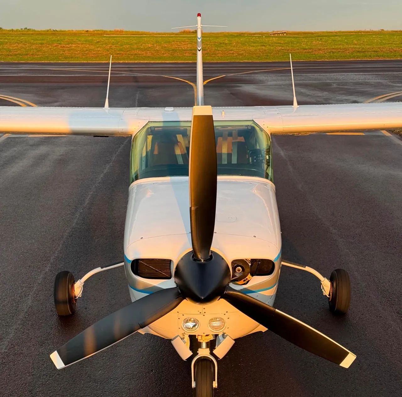 CESSNA 210N  - Foto 4