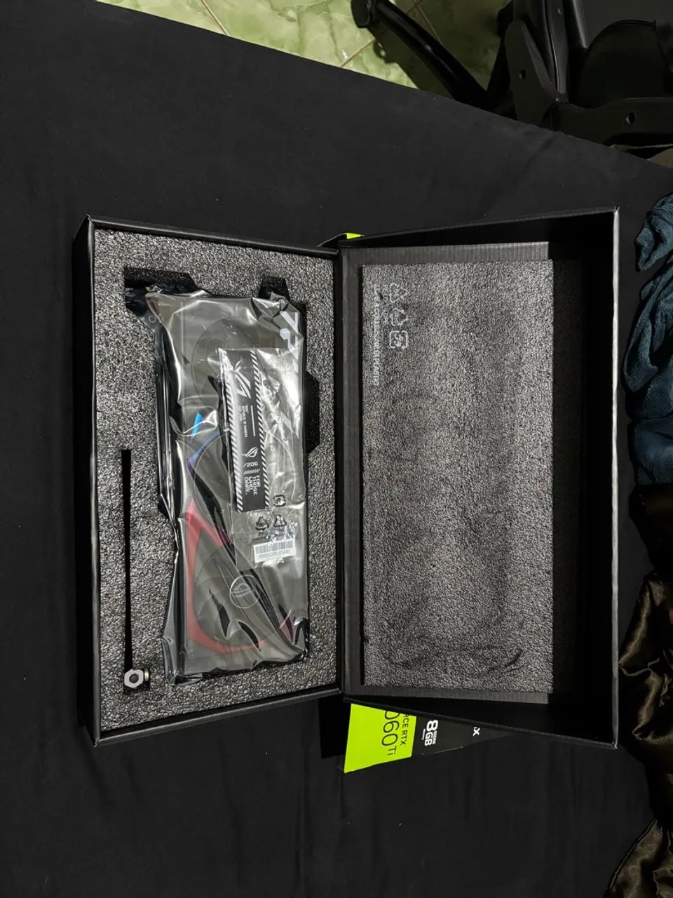 ASUS ROG Strix RTX 4060 Ti OC 8GB - Foto 2