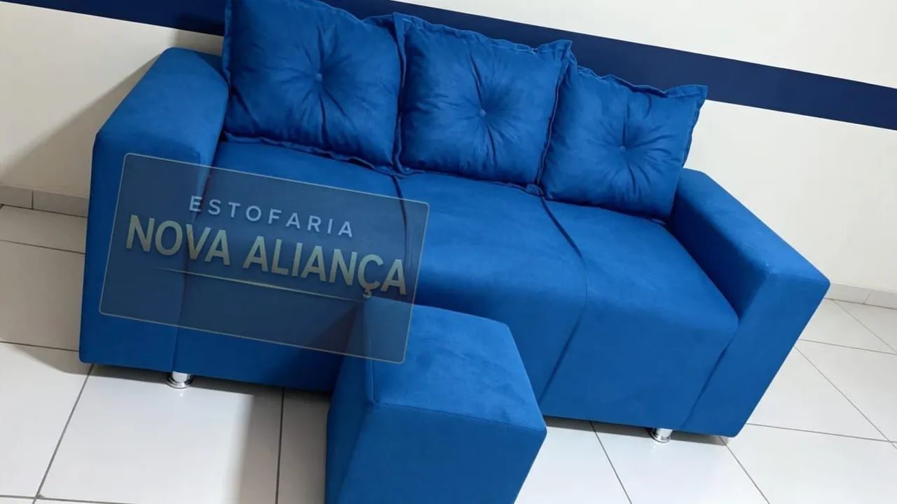 Sofá 3 lugares na cor azul a pronta entrega. Grátis 1 Pullf  - Foto 2