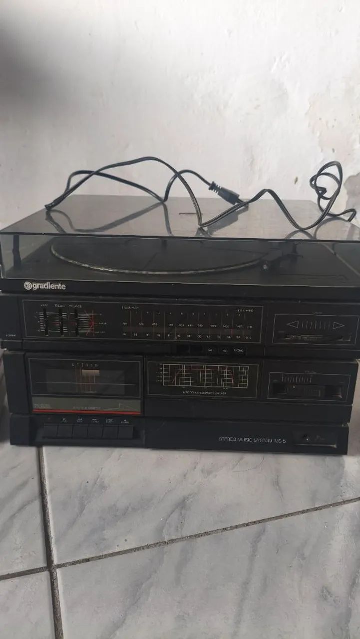 Toca discos Gradiente MS5 com caixas de som - Foto 2