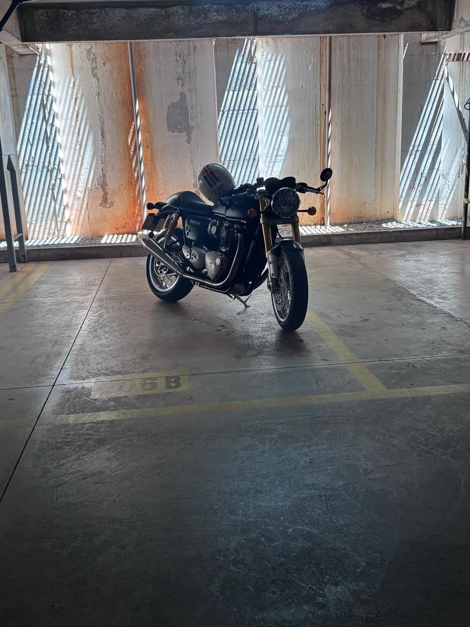 Triumph Thruxton R 1200 praticamente ZERO! - Foto 2