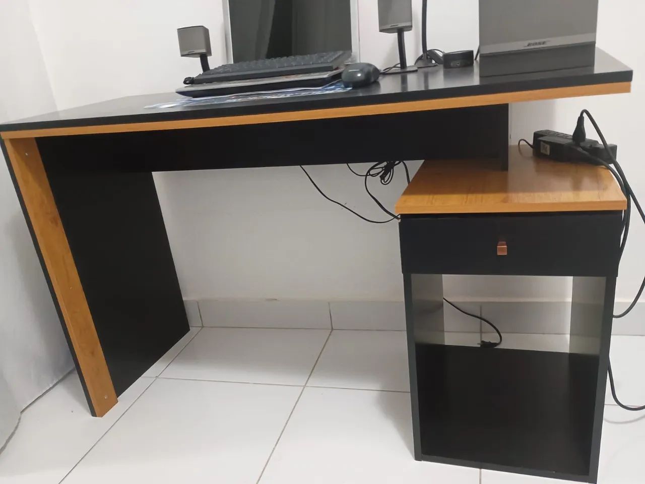 Cama+escrivaninha 