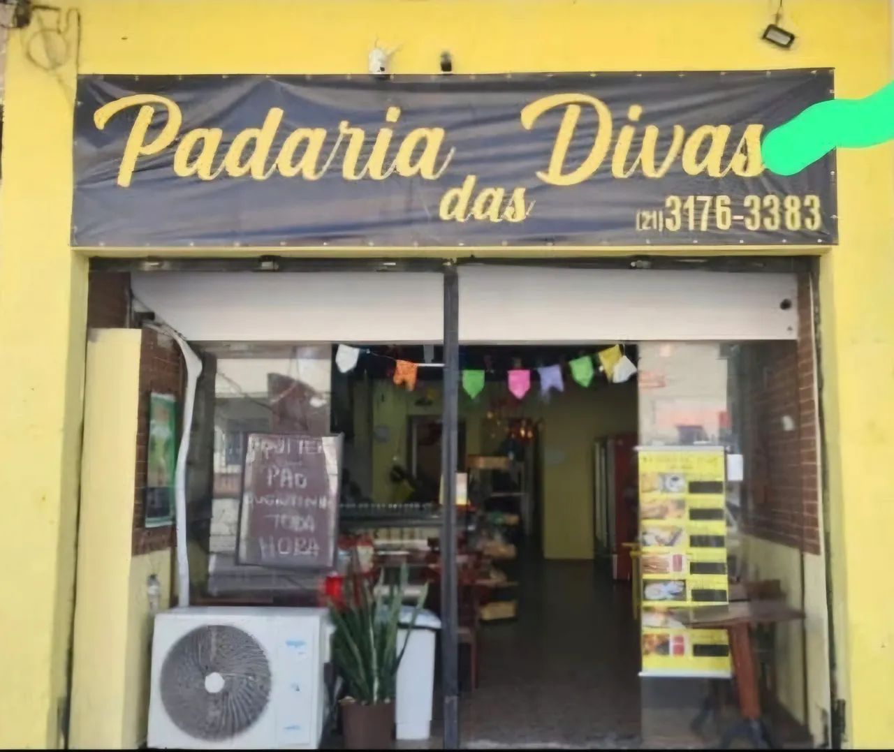 Passo padaria com tudo.