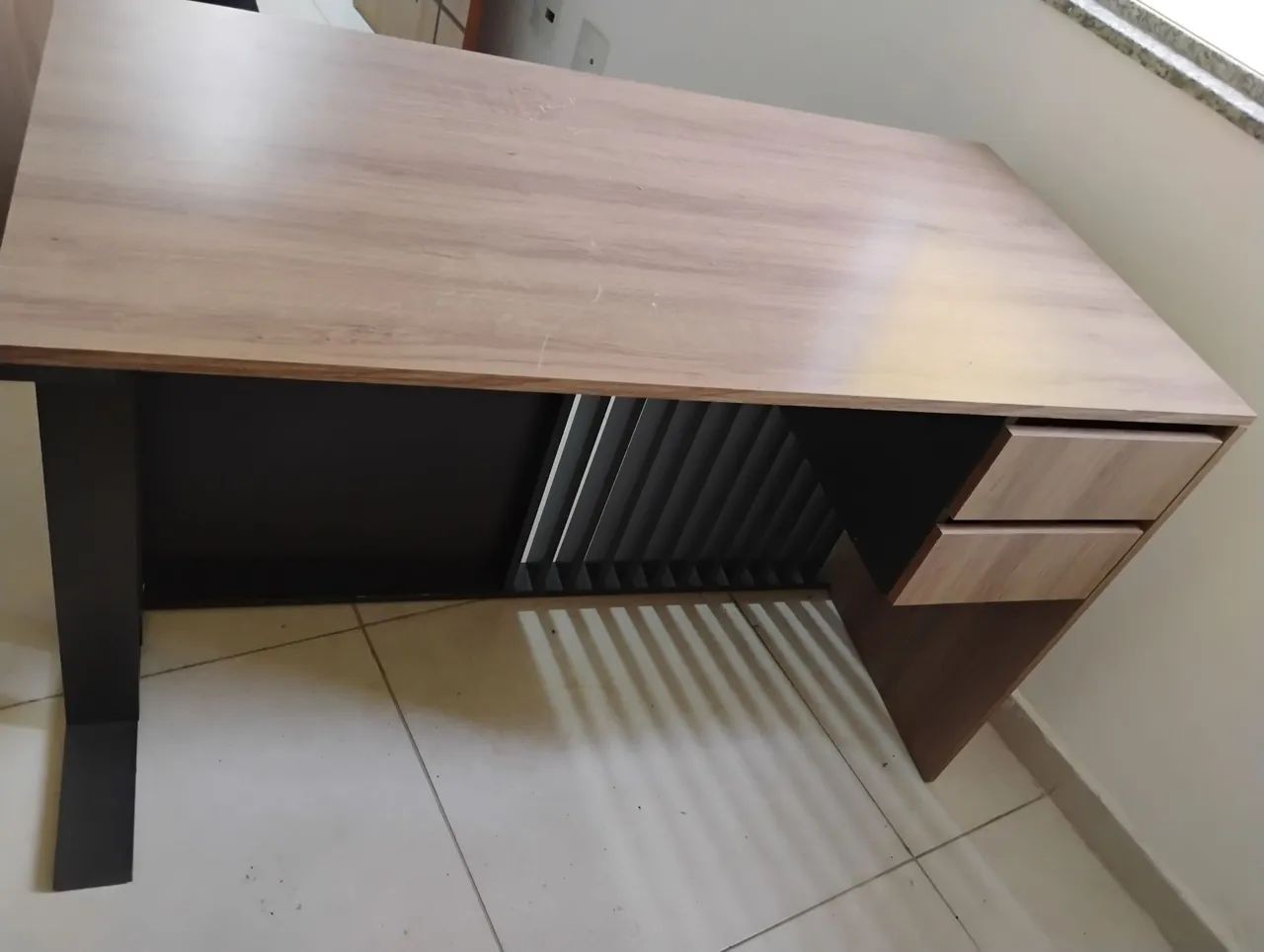 Mesa de escritório ripada  - Foto 3
