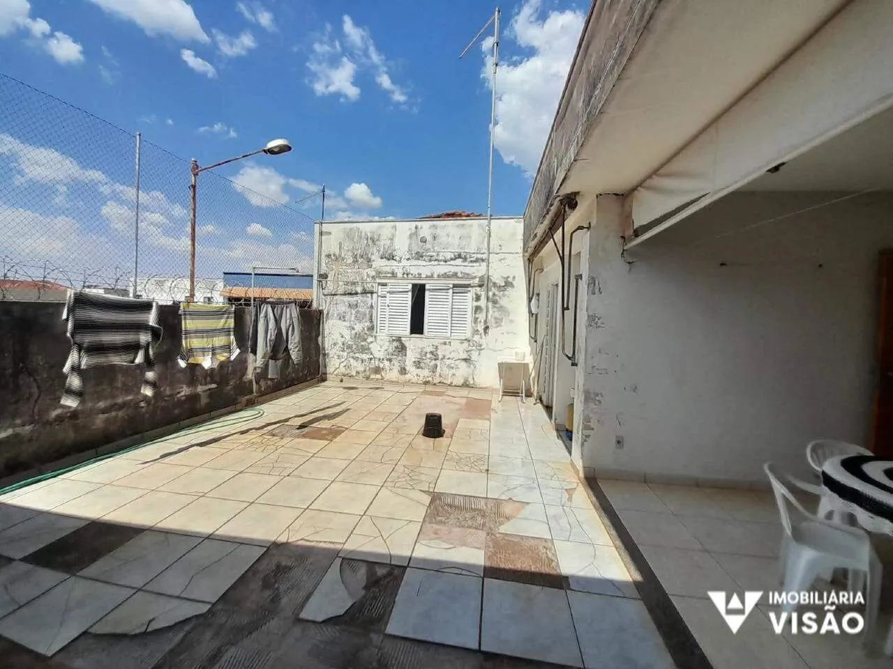 CASA À VENDA 05 QUARTOS, 01 SUÍTE E GALPÃO NO BAIRRO CENTRO - Foto 3