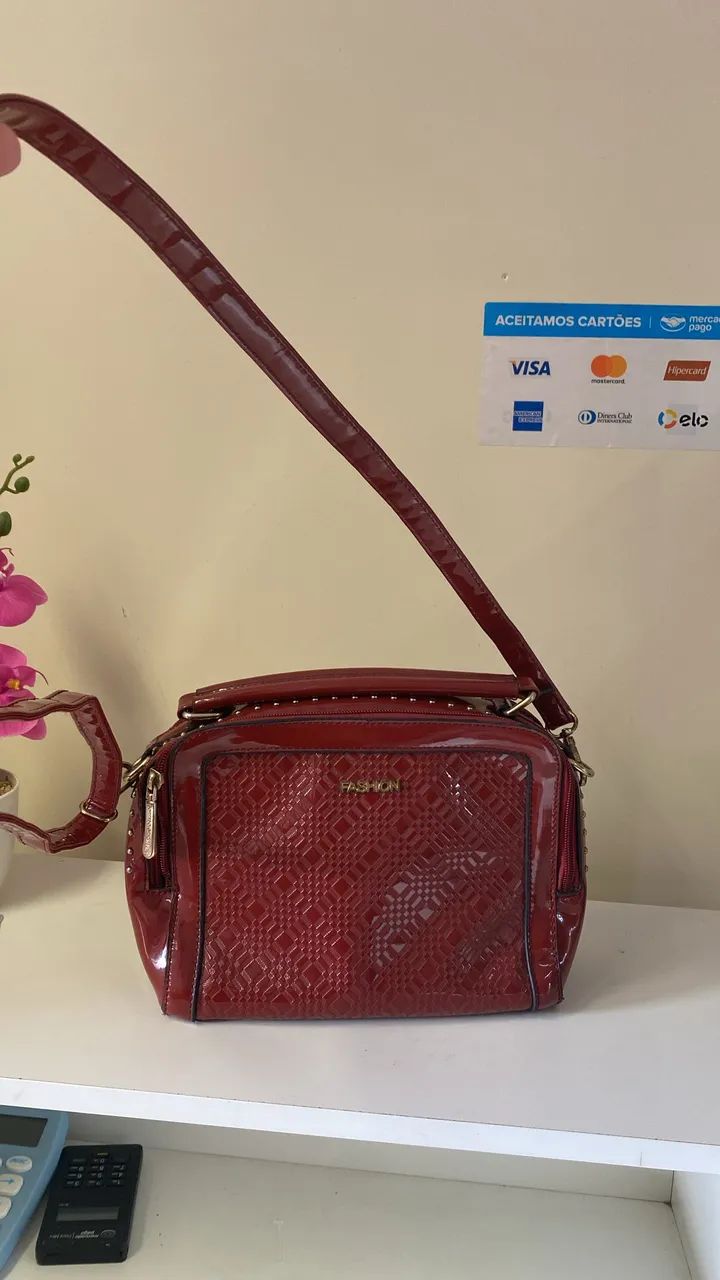 Vendo 3 bolsas lindas atoa novinhas  - Foto 2