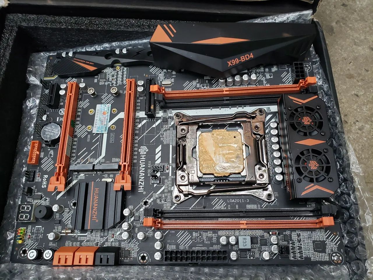 Kit Placa-Mãe X99 + Xeon E5-2680 v4 Huananzhi