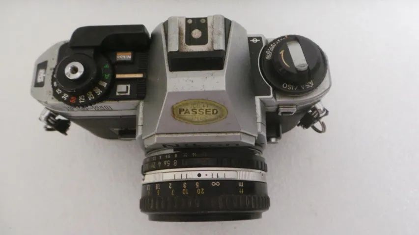 MÁQUINA FOTOGRÁFICA ANTIGA NIKON FG20 PARADA HÁ ANOS!  - Foto 4